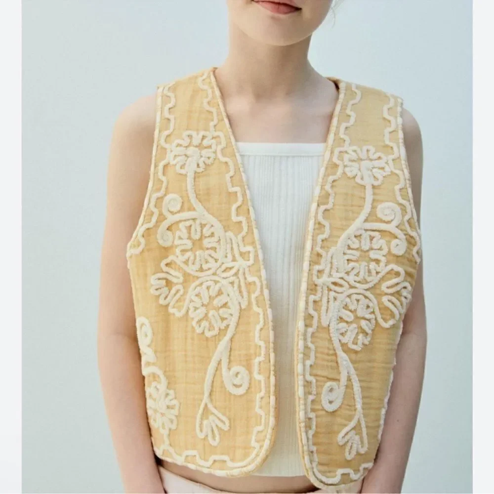 Zara Light Beige Embroidered Girls Cotton Blend Vest(Size 13-14)